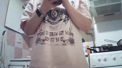 Snapshot of moodiemira chatting on 10-20-25, 07:58 moodiemira online show from 10-20-25, 07:58