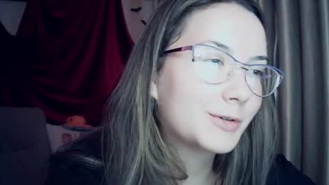 Snapshot of moodiemira chatting on 11-12-25, 07:03 moodiemira online show from 11-12-25, 07:03