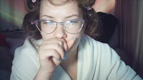 moodiemira online show from 03-28-26, 03:28