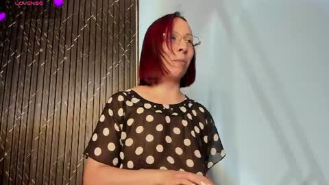 moolly_evanz online show from 07-03-26, 08:26