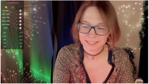 Snapshot of moon__girl chatting on 12-21-24, 07:49 Roxy online show from 12-21-24, 07:49