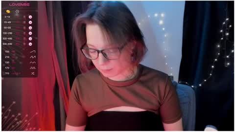 Snapshot of moon__girl chatting on 02-26-25, 08:11 Roxy online show from 02-26-25, 08:11