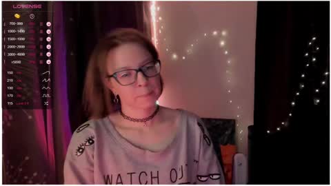 Snapshot of moon__girl chatting on 03-08-25, 07:09 Roxy online show from 03-08-25, 07:09