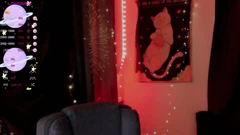 Snapshot of moon__girl chatting on 09-14-25, 06:40 Roxy online show from 09-14-25, 06:40