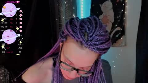 Snapshot of moon__girl chatting on 09-16-25, 08:32 Roxy online show from 09-16-25, 08:32