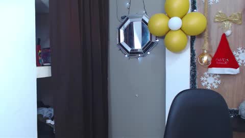 moon_and_fire_ online show from 11-27-25, 04:25