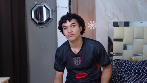 moon_and_fire_ online show from 01-13-26, 05:24