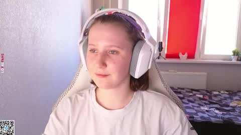 Lola online show from 09-24-25, 01:36