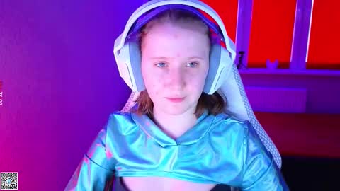 Lola online show from 11-26-25, 10:16