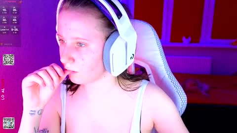 Lola online show from 02-18-26, 05:20