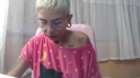 Snapshot of moon_cat85 chatting on 05-27-26, 02:14 Luna online show from 05-27-26, 02:14