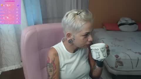 Snapshot of moon_cat85 chatting on 06-13-26, 12:14 Luna online show from 06-13-26, 12:14