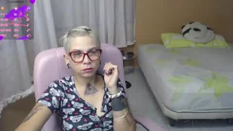 Snapshot of moon_cat85 chatting on 07-15-26, 12:32 Luna online show from 07-15-26, 12:32