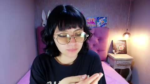 Snapshot of mooncharlotte chatting on 07-01-26, 07:13 Charlotte online show from 07-01-26, 07:13