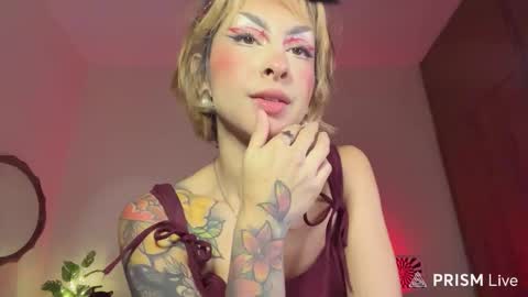 Snapshot of mooncinna chatting on 10-04-25, 08:51 Cinna online show from 10-04-25, 08:51