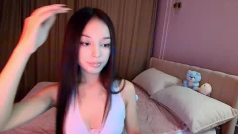 Mia online show from 11-19-25, 12:16