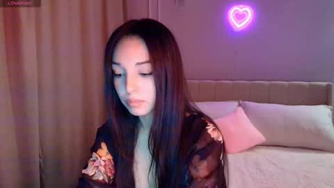 Mia online show from 11-24-25, 03:01