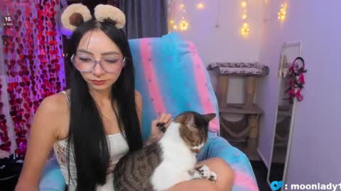 MOON  online show from 04-19-26, 11:18