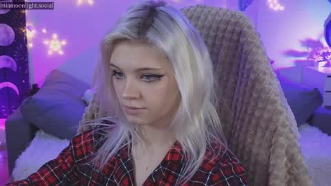 Mia   online show from 12-15-24, 04:37