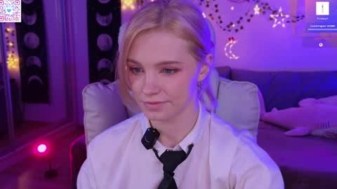 Mia   online show from 04-04-26, 07:22