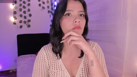 Snapshot of moonliight__ chatting on 12-22-24, 05:01 moonliight__ online show from 12-22-24, 05:01