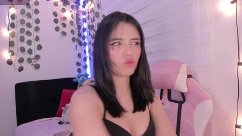 Snapshot of moonliight__ chatting on 01-13-25, 11:27 moonliight__ online show from 01-13-25, 11:27