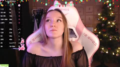 Snapshot of moonlish_siren chatting on 12-20-24, 10:00 Katrin online show from 12-20-24, 10:00