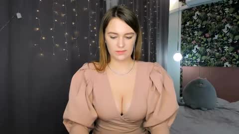 Snapshot of moonshineee_ chatting on 02-14-25, 02:50 Monica online show from 02-14-25, 02:50