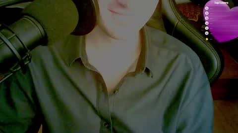 Snapshot of moonsire chatting on 01-08-25, 05:37 Moonsire online show from 01-08-25, 05:37