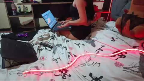 moonvelvetduo online show from 07-28-26, 08:52