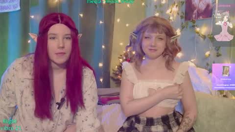 Snapshot of moonwaywithmemes chatting on 12-21-25, 04:19 Mary online show from 12-21-25, 04:19