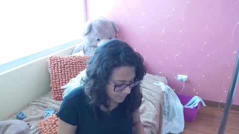 Snapshot of mora_haze chatting on 12-28-24, 06:40 Mora Haze 3 online show from 12-28-24, 06:40