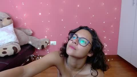 Snapshot of mora_haze chatting on 01-27-25, 02:53 Mora Haze 3 online show from 01-27-25, 02:53