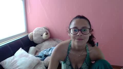 Snapshot of mora_haze chatting on 02-03-25, 10:11 Mora Haze 3 online show from 02-03-25, 10:11