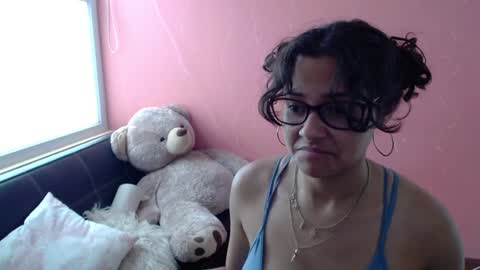 Snapshot of mora_haze chatting on 02-05-25, 07:31 Mora Haze 3 online show from 02-05-25, 07:31