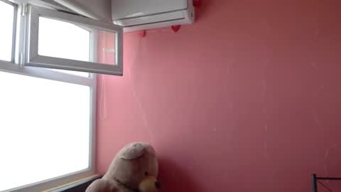 Snapshot of mora_haze chatting on 02-19-25, 05:38 Mora Haze 3 online show from 02-19-25, 05:38