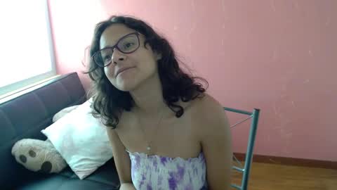 Snapshot of mora_haze chatting on 02-24-25, 06:47 Mora Haze 3 online show from 02-24-25, 06:47