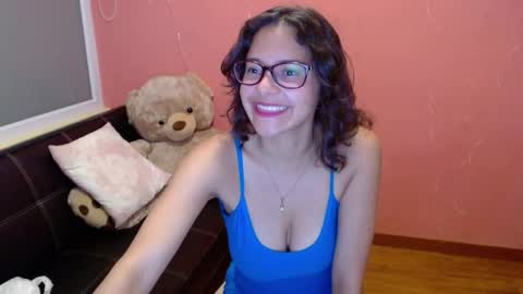 Snapshot of mora_haze chatting on 02-27-25, 07:01 Mora Haze 3 online show from 02-27-25, 07:01