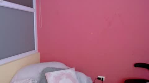 Snapshot of mora_haze chatting on 09-19-25, 02:13 Mora Haze 3 online show from 09-19-25, 02:13