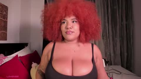 Snapshot of moradaniels chatting on 11-02-25, 09:11 online show from 11-02-25, 09:11