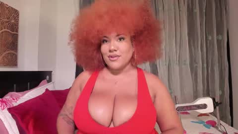 Snapshot of moradaniels chatting on 11-09-25, 06:33 online show from 11-09-25, 06:33