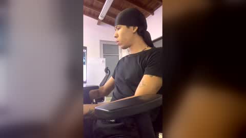 Snapshot of morales_miles1 chatting on 03-30-26, 05:52 Andrew online show from 03-30-26, 05:52