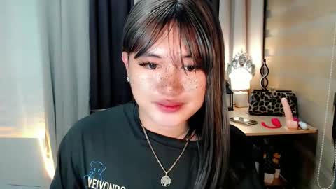 Snapshot of morenaaries12 chatting on 09-20-25, 08:21 MIA online show from 09-20-25, 08:21