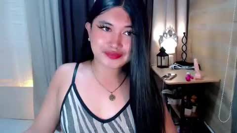 Snapshot of morenaaries12 chatting on 09-28-25, 08:09 MIA online show from 09-28-25, 08:09