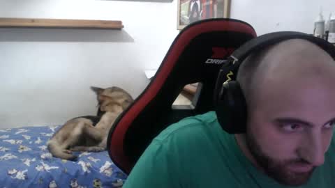 Snapshot of morenoch19 chatting on 12-02-24, 02:19 alejo online show from 12-02-24, 02:19