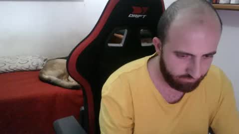 Snapshot of morenoch19 chatting on 03-06-25, 08:05 alejo online show from 03-06-25, 08:05