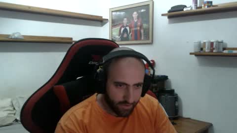 Snapshot of morenoch19 chatting on 11-04-25, 01:43 alejo online show from 11-04-25, 01:43