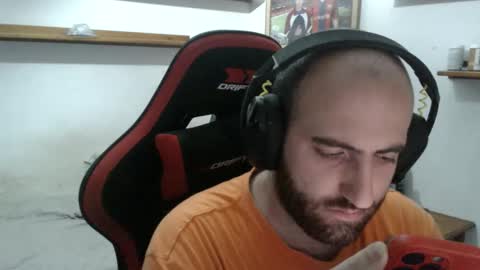 Snapshot of morenoch19 chatting on 11-05-25, 04:29 alejo online show from 11-05-25, 04:29