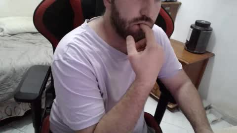 Snapshot of morenoch19 chatting on 11-20-25, 06:51 alejo online show from 11-20-25, 06:51