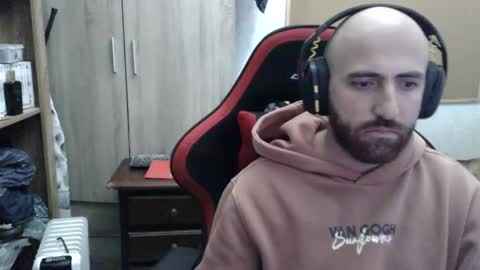 Snapshot of morenoch19 chatting on 11-28-25, 09:50 alejo online show from 11-28-25, 09:50